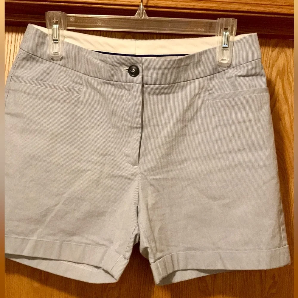 H&M pinstriped modern classic stretch 4” shorts